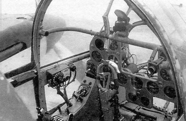 Иллюстрация к книге — Як-2/Як-4 и другие ближние бомбардировщики Яковлева [i_084.jpg]