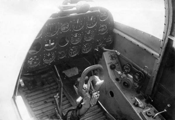 Иллюстрация к книге — Як-2/Як-4 и другие ближние бомбардировщики Яковлева [i_093.jpg]