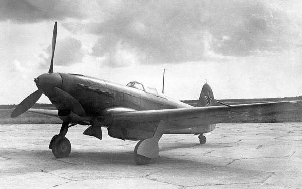 Иллюстрация к книге — Як-2/Як-4 и другие ближние бомбардировщики Яковлева [i_172.jpg]