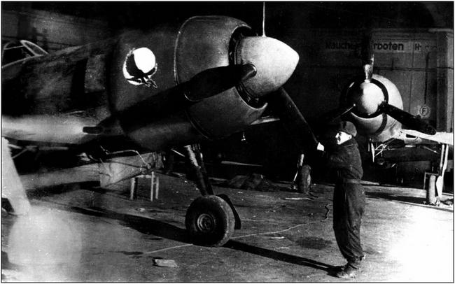 Иллюстрация к книге — Ла-7, Ла-9, Ла-11. Последние поршневые истребители СССР [i_044.jpg]