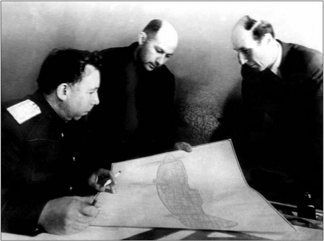 Иллюстрация к книге — Ла-7, Ла-9, Ла-11. Последние поршневые истребители СССР [i_060.jpg]