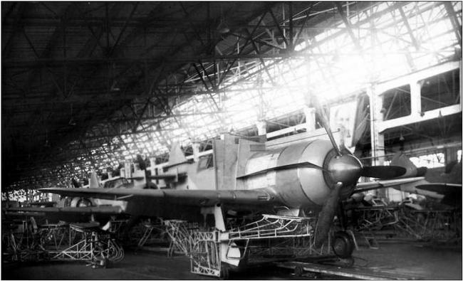 Иллюстрация к книге — Ла-7, Ла-9, Ла-11. Последние поршневые истребители СССР [i_068.jpg]