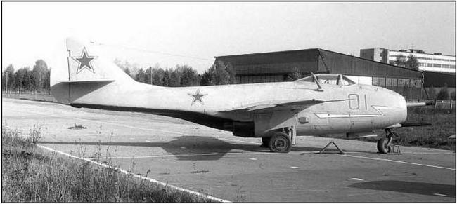 Иллюстрация к книге — Ла-7, Ла-9, Ла-11. Последние поршневые истребители СССР [i_094.jpg]