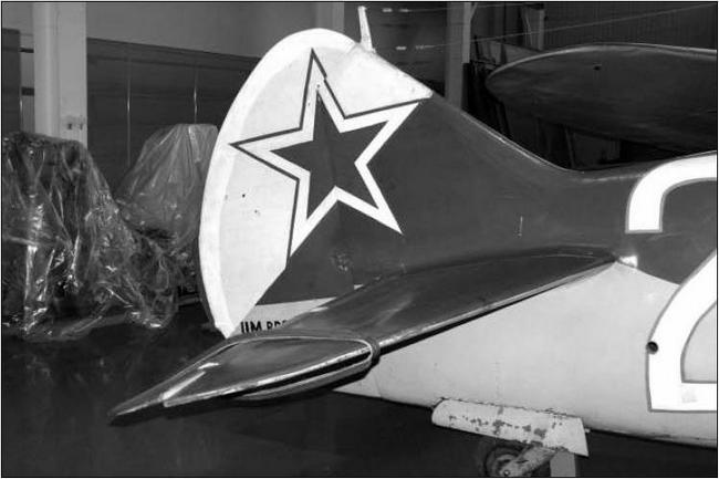 Иллюстрация к книге — Ла-7, Ла-9, Ла-11. Последние поршневые истребители СССР [i_165.jpg]