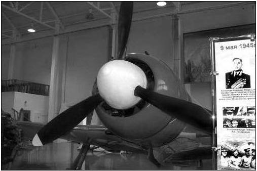 Иллюстрация к книге — Ла-7, Ла-9, Ла-11. Последние поршневые истребители СССР [i_180.jpg]