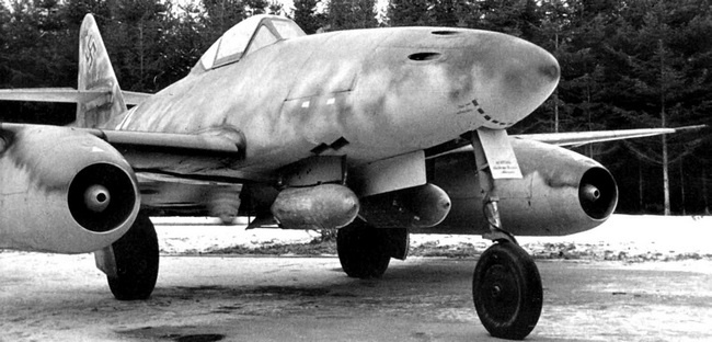 Иллюстрация к книге — Реактивные первенцы СССР - МиГ-9, Як-15, Су-9, Ла-150, Ту-12, Ил-22 [i_001.jpg]