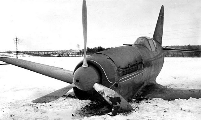 Иллюстрация к книге — Реактивные первенцы СССР - МиГ-9, Як-15, Су-9, Ла-150, Ту-12, Ил-22 [i_014.jpg]