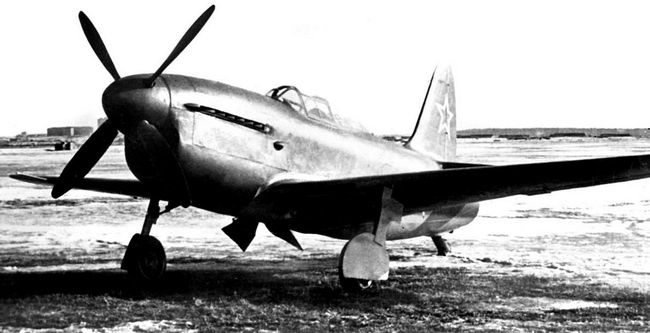 Иллюстрация к книге — Реактивные первенцы СССР - МиГ-9, Як-15, Су-9, Ла-150, Ту-12, Ил-22 [i_016.jpg]