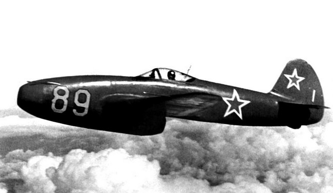 Иллюстрация к книге — Реактивные первенцы СССР - МиГ-9, Як-15, Су-9, Ла-150, Ту-12, Ил-22 [i_034.jpg]