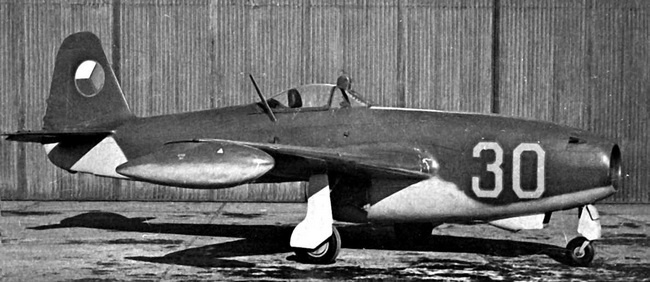 Иллюстрация к книге — Реактивные первенцы СССР - МиГ-9, Як-15, Су-9, Ла-150, Ту-12, Ил-22 [i_052.jpg]