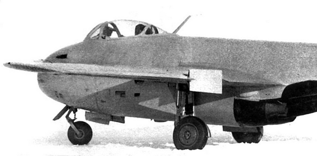 Иллюстрация к книге — Реактивные первенцы СССР - МиГ-9, Як-15, Су-9, Ла-150, Ту-12, Ил-22 [i_061.jpg]