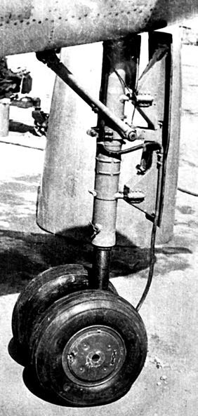 Иллюстрация к книге — Реактивные первенцы СССР - МиГ-9, Як-15, Су-9, Ла-150, Ту-12, Ил-22 [i_088.jpg]