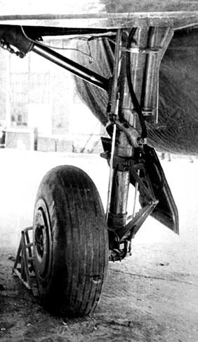 Иллюстрация к книге — Реактивные первенцы СССР - МиГ-9, Як-15, Су-9, Ла-150, Ту-12, Ил-22 [i_089.jpg]