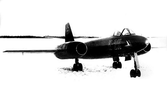 Иллюстрация к книге — Реактивные первенцы СССР - МиГ-9, Як-15, Су-9, Ла-150, Ту-12, Ил-22 [i_094.jpg]