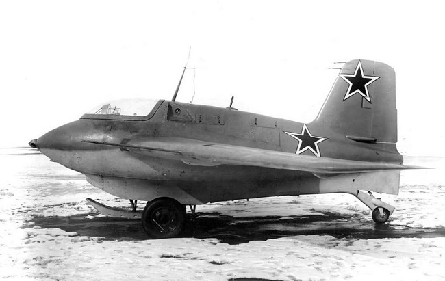 Иллюстрация к книге — Реактивные первенцы СССР - МиГ-9, Як-15, Су-9, Ла-150, Ту-12, Ил-22 [i_105.jpg]