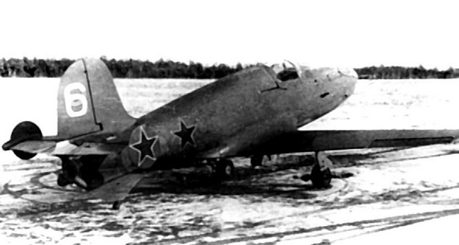 Иллюстрация к книге — Реактивные первенцы СССР - МиГ-9, Як-15, Су-9, Ла-150, Ту-12, Ил-22 [i_119.jpg]