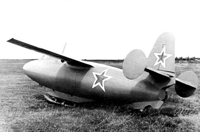 Иллюстрация к книге — Реактивные первенцы СССР - МиГ-9, Як-15, Су-9, Ла-150, Ту-12, Ил-22 [i_126.jpg]