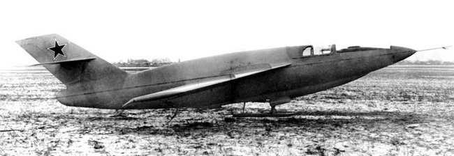 Иллюстрация к книге — Реактивные первенцы СССР - МиГ-9, Як-15, Су-9, Ла-150, Ту-12, Ил-22 [i_131.jpg]