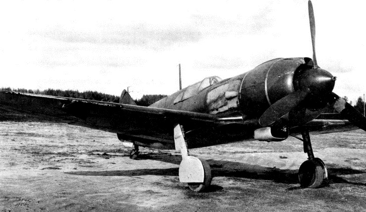 Иллюстрация к книге — Истребитель Ла-5. Сломавший хребет Люфтваффе [i_008.jpg]