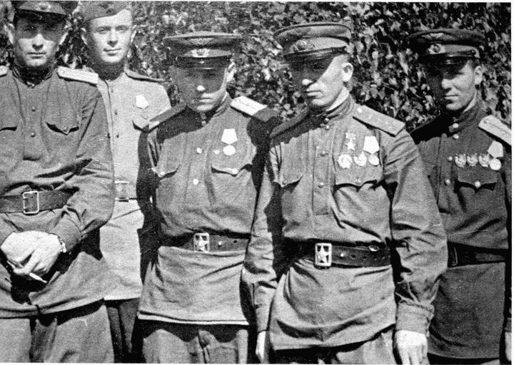 Иллюстрация к книге — Истребитель Ла-5. Сломавший хребет Люфтваффе [i_042.jpg]