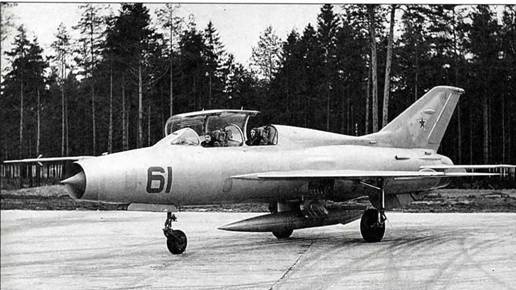 Иллюстрация к книге — Истребитель МиГ-21 Рождение легенды [pic_45.jpg]