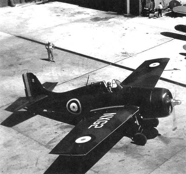 Иллюстрация к книге — Палубный истребитель Грумман F4F «Уайлдкэт» [i_046.jpg]