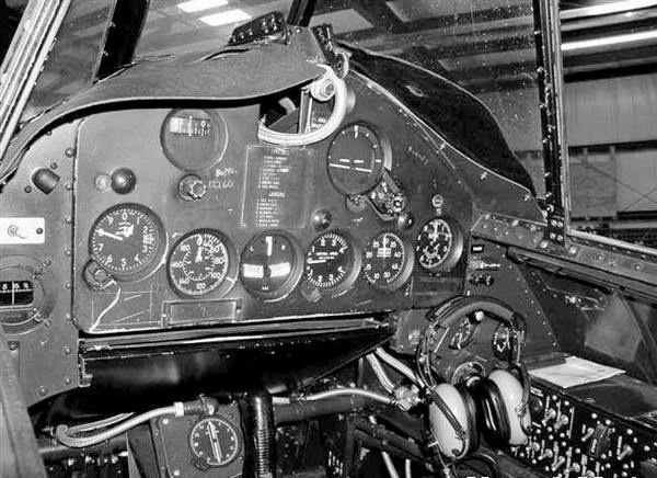 Иллюстрация к книге — Палубный истребитель Грумман F4F «Уайлдкэт» [i_056.jpg]