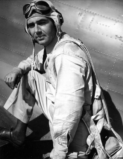 Иллюстрация к книге — Палубный истребитель Грумман F4F «Уайлдкэт» [i_067.jpg]