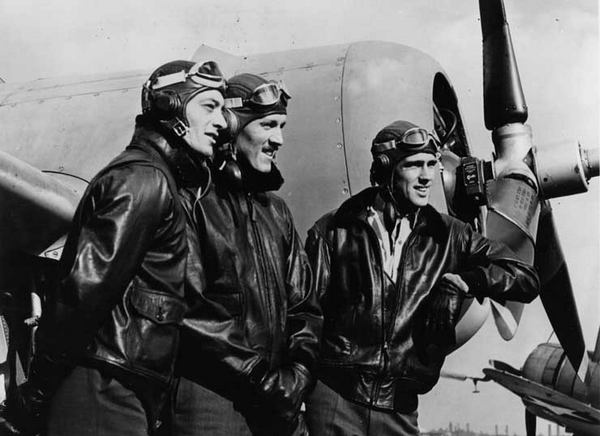 Иллюстрация к книге — Палубный истребитель Грумман F4F «Уайлдкэт» [i_070.jpg]