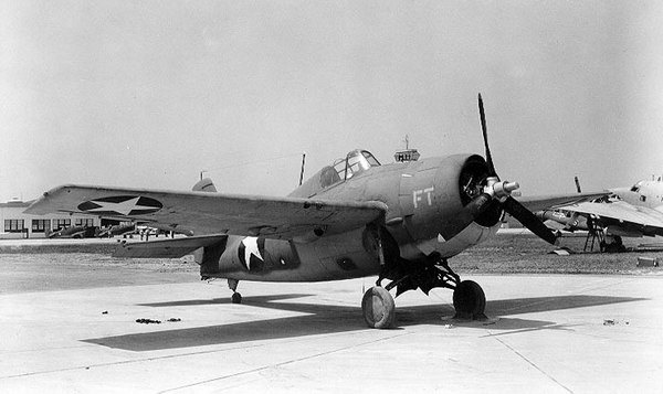 Иллюстрация к книге — Палубный истребитель Грумман F4F «Уайлдкэт» [i_089.jpg]