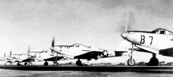 Иллюстрация к книге — ИСТРЕБИТЕЛЬ P-63 «КИНГКОБРА» [i_063.jpg]