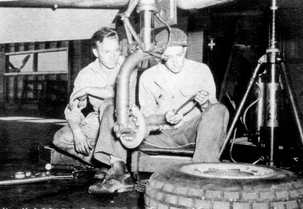 Иллюстрация к книге — ИСТРЕБИТЕЛЬ P-63 «КИНГКОБРА» [i_065.jpg]