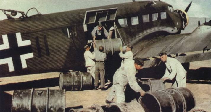 Иллюстрация к книге — Военно-транспортные самолеты, 1939-1945 [pic_183.jpg]