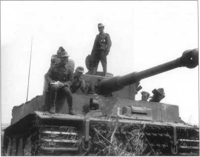 Иллюстрация к книге — Тяжелый танк «Тигр I» [i_094.jpg]