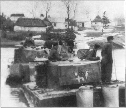 Иллюстрация к книге — Тяжелый танк «Тигр I» [i_122.jpg]