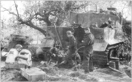 Иллюстрация к книге — Тяжелый танк «Тигр I» [i_137.jpg]