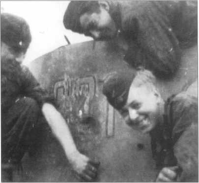 Иллюстрация к книге — Тяжелый танк «Тигр I» [i_227.jpg]