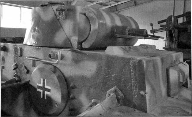 Иллюстрация к книге — Маленькие &quot;Тигры&quot;. Для разведки и связи [i_129.jpg]