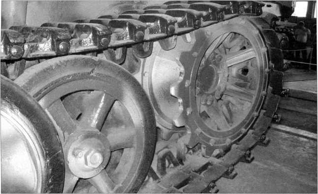 Иллюстрация к книге — Маленькие &quot;Тигры&quot;. Для разведки и связи [i_133.jpg]