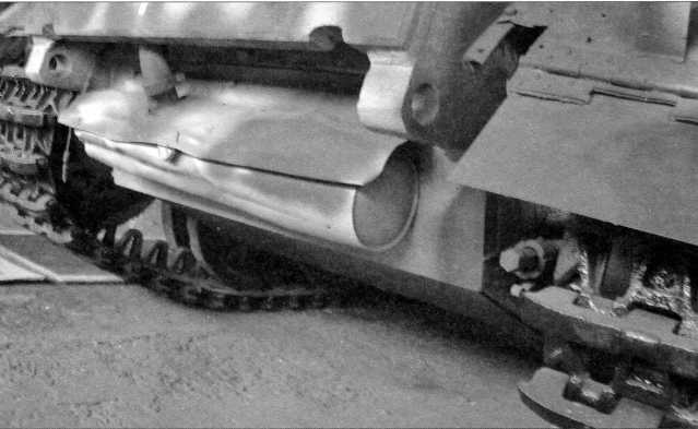 Иллюстрация к книге — Маленькие &quot;Тигры&quot;. Для разведки и связи [i_142.jpg]