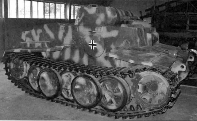 Иллюстрация к книге — Маленькие &quot;Тигры&quot;. Для разведки и связи [i_159.jpg]