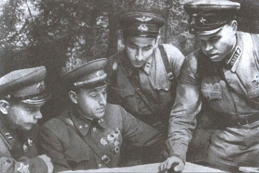 Иллюстрация к книге — У стен Смоленска [i_014.jpg]