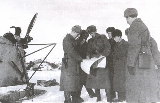 Иллюстрация к книге — Хроника окружения. Демянск и Харьков [i_007.jpg]