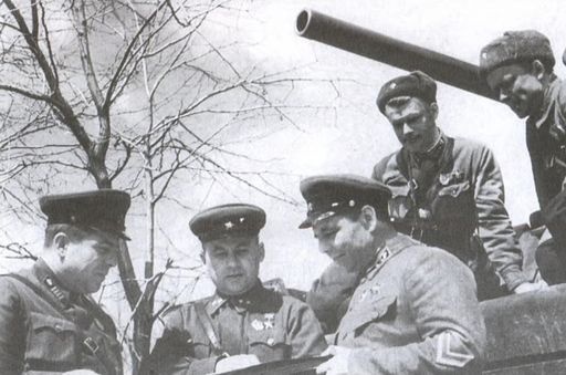 Иллюстрация к книге — Хроника окружения. Демянск и Харьков [i_020.jpg]