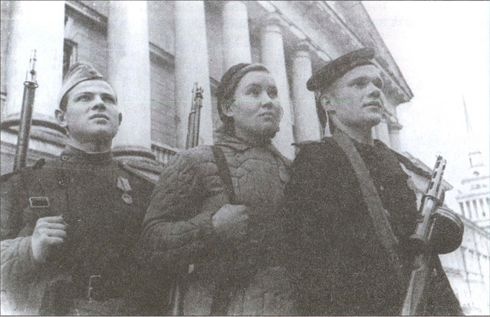 Иллюстрация к книге — У стен Ленинграда [i_041.jpg]