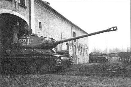 Иллюстрация к книге — У стен Берлина [i_008.jpg]