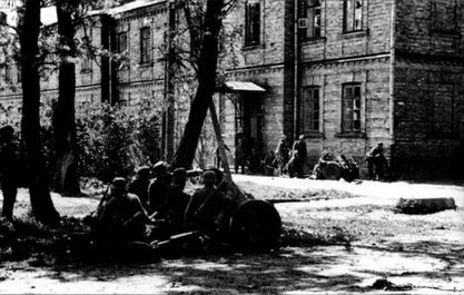 Иллюстрация к книге — Трагедия Брестской крепости. Антология подвига. Боевые действия 22 июня - 23 июля 1941 года [i_081.jpg]