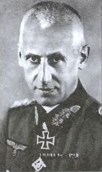 Иллюстрация к книге — Схватка титанов [i_014.jpg]