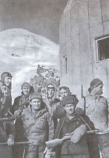 Иллюстрация к книге — Стоять насмерть! [i_016.jpg]