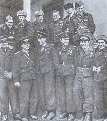 Иллюстрация к книге — Стоять насмерть! [i_017.jpg]